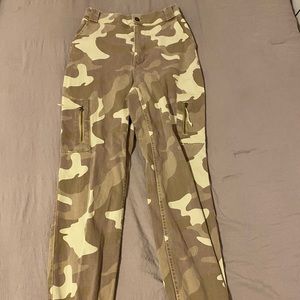 Hollister ultra high rise camo cargo pants